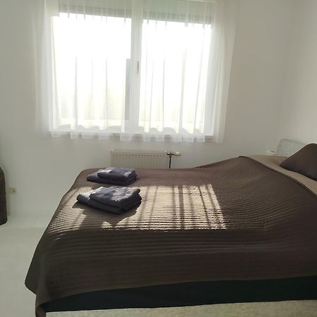 Csongor Apartman Boedapest Buitenkant foto
