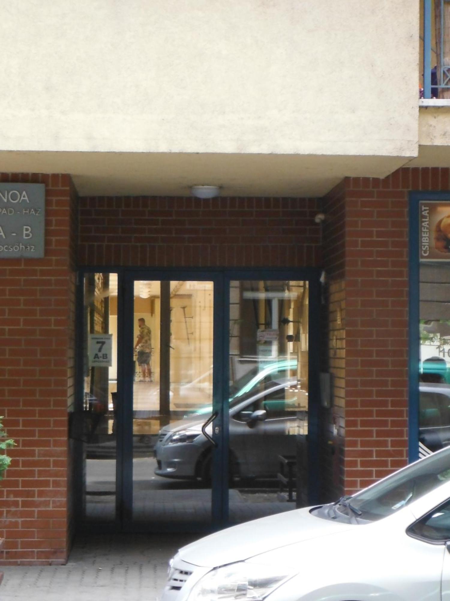 Csongor Apartman Boedapest Buitenkant foto
