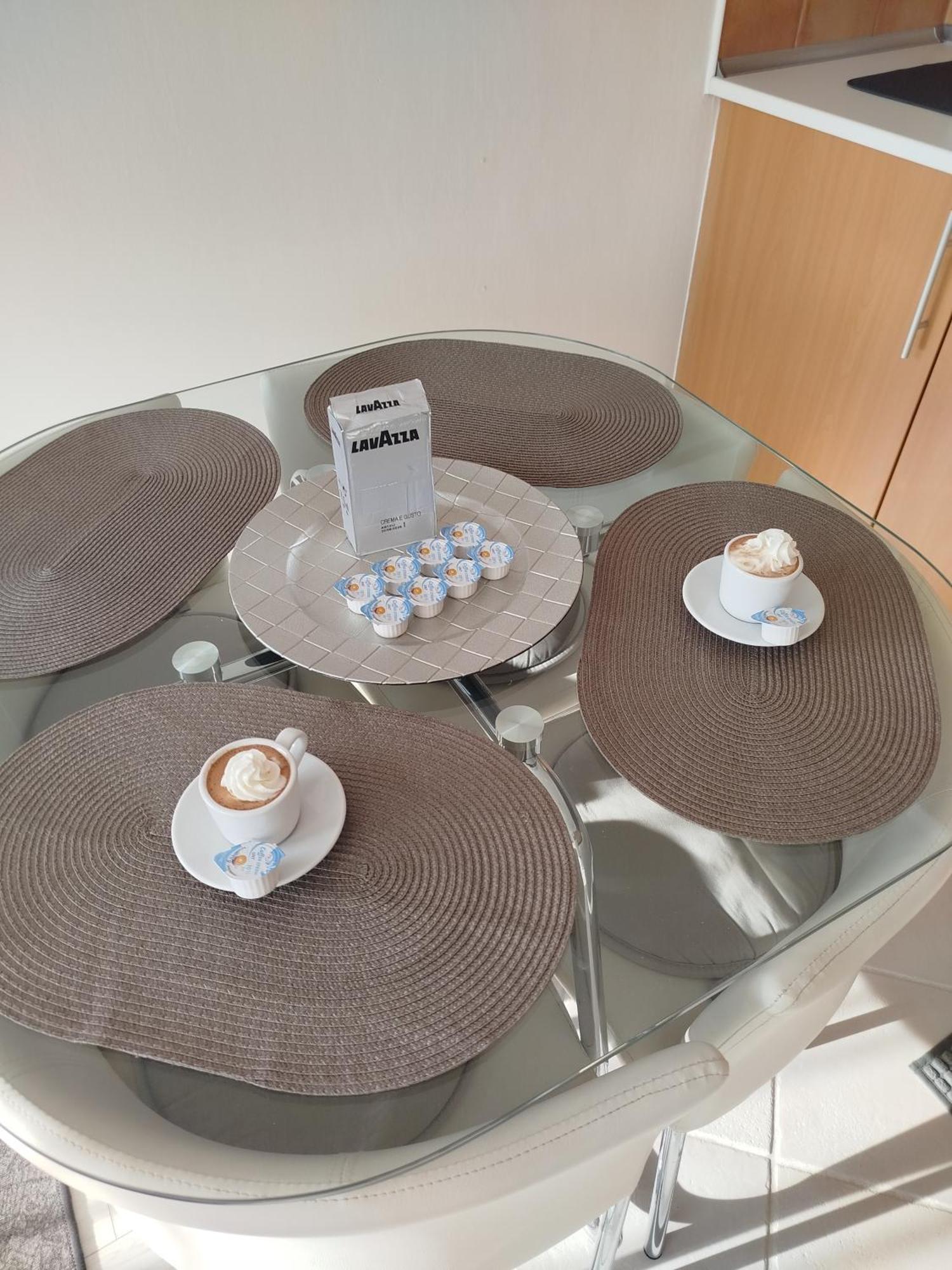 Csongor Apartman Boedapest Buitenkant foto